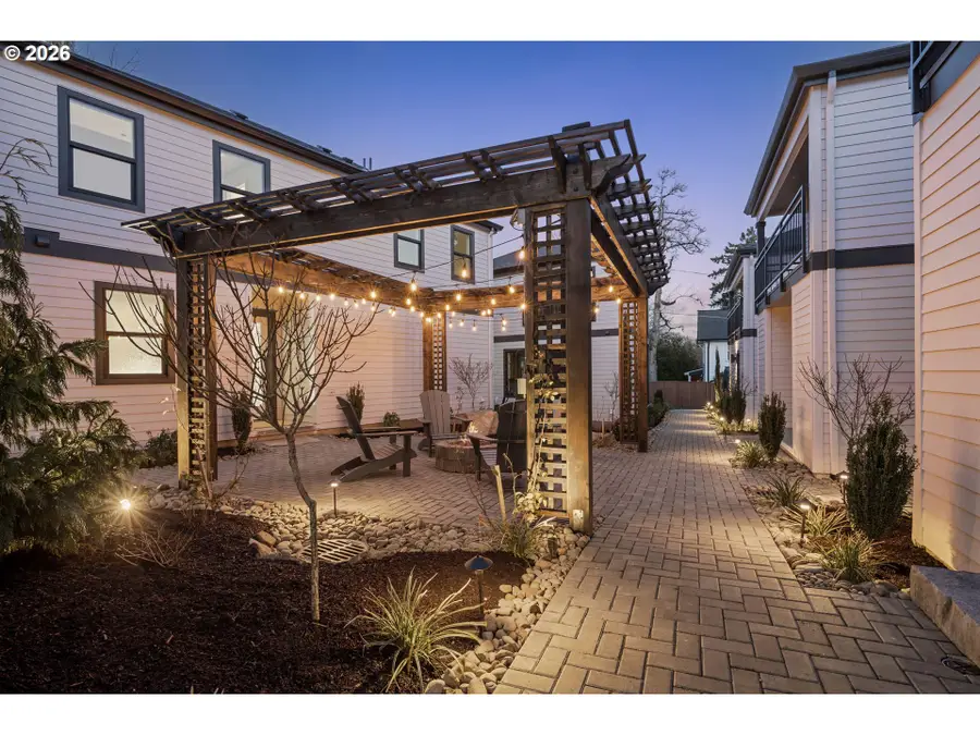 205 E Ave, Lake Oswego, OR 97034 - Image #2