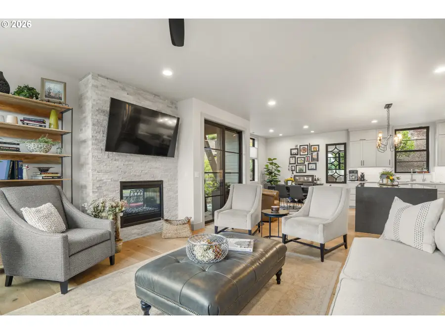 1191 Lantern Ln, Eugene, OR 97401 - #3