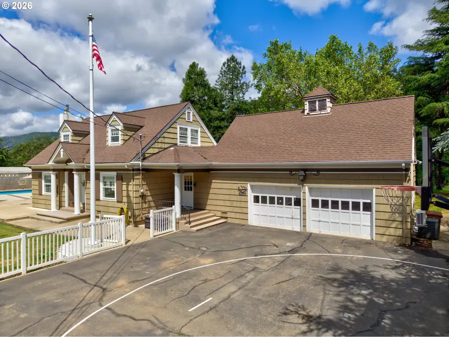 1631 Glenbrook Loop Rd, Riddle, OR 97469 - #2