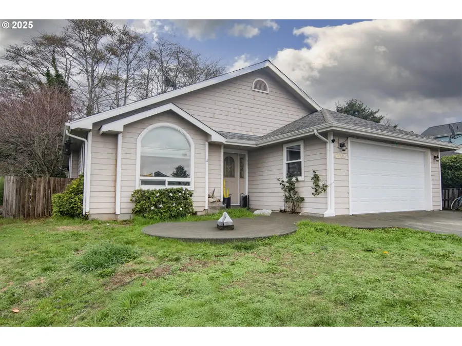 1405 View Ct, Brookings, OR 97415 - #3