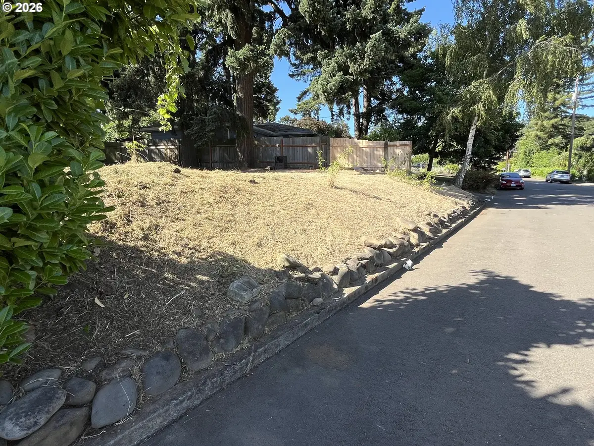 531 Riverview Dr, Salem, OR 97304 - #1