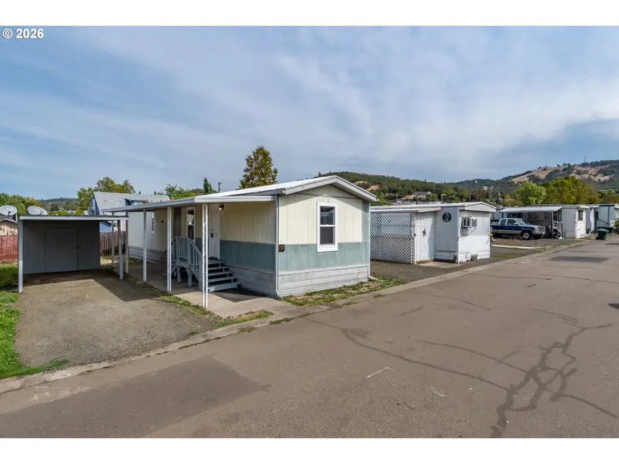 581 NE Alameda #37, Roseburg, OR 97470 - #2