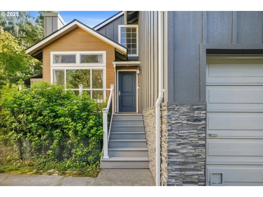 2418 SW Nebraska St, Portland, OR 97239 - #2