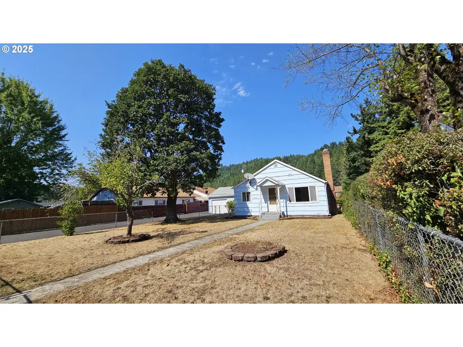 47861 Commercial St, Oakridge, OR 97463 - Image #3