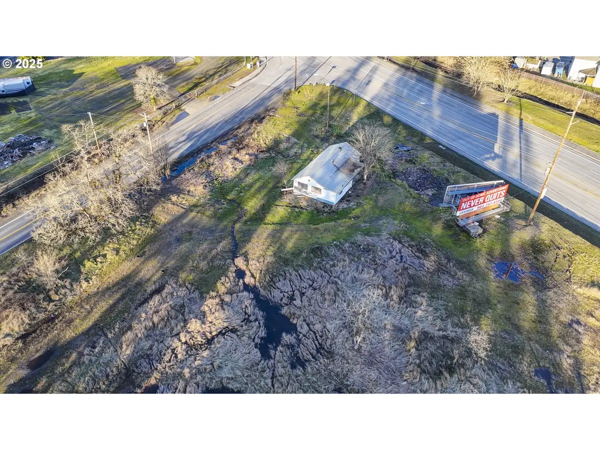 695 N Columbia River Hwy, Saint Helens, OR 97051 - Image #1