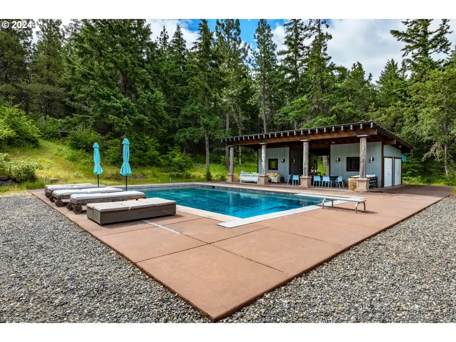 2058 State Rd, Mosier, OR 97040 - #2