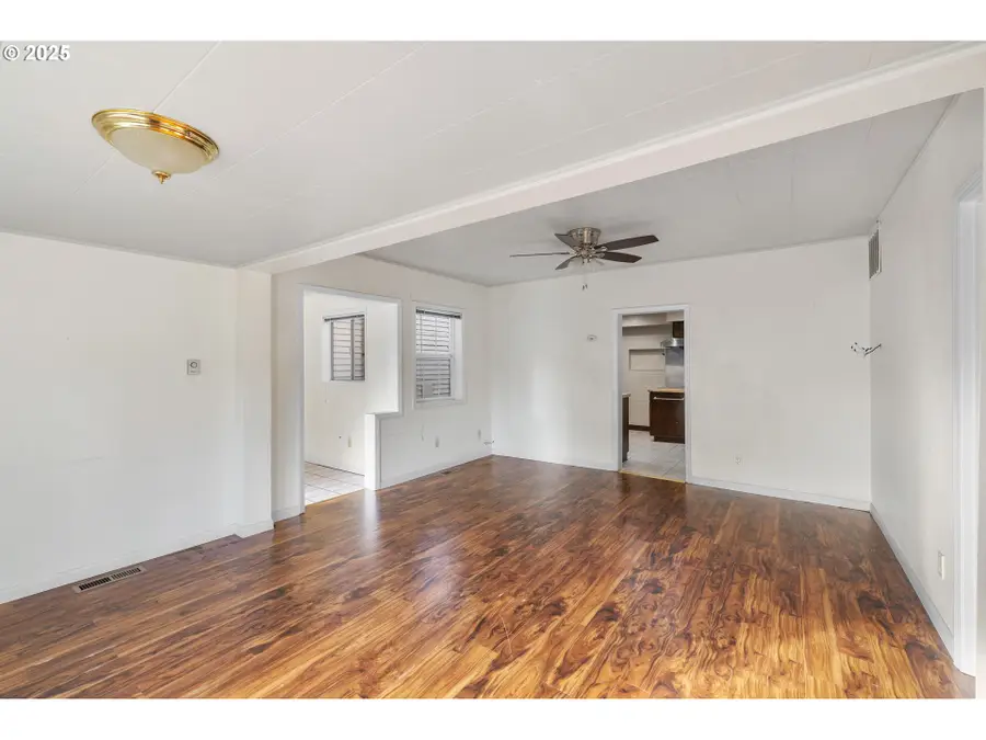 805 SE 139th Ave, Portland, OR 97233 - Image #3