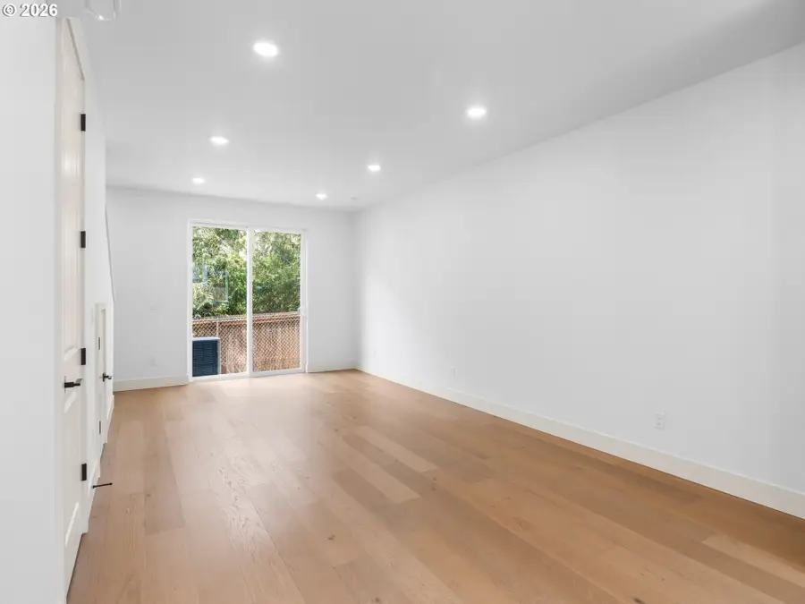 2731 SE Clinton St, Portland, OR 97202 - #2