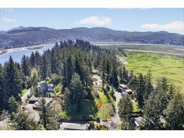 34775 Bayloop Rd, Nehalem, OR 97131