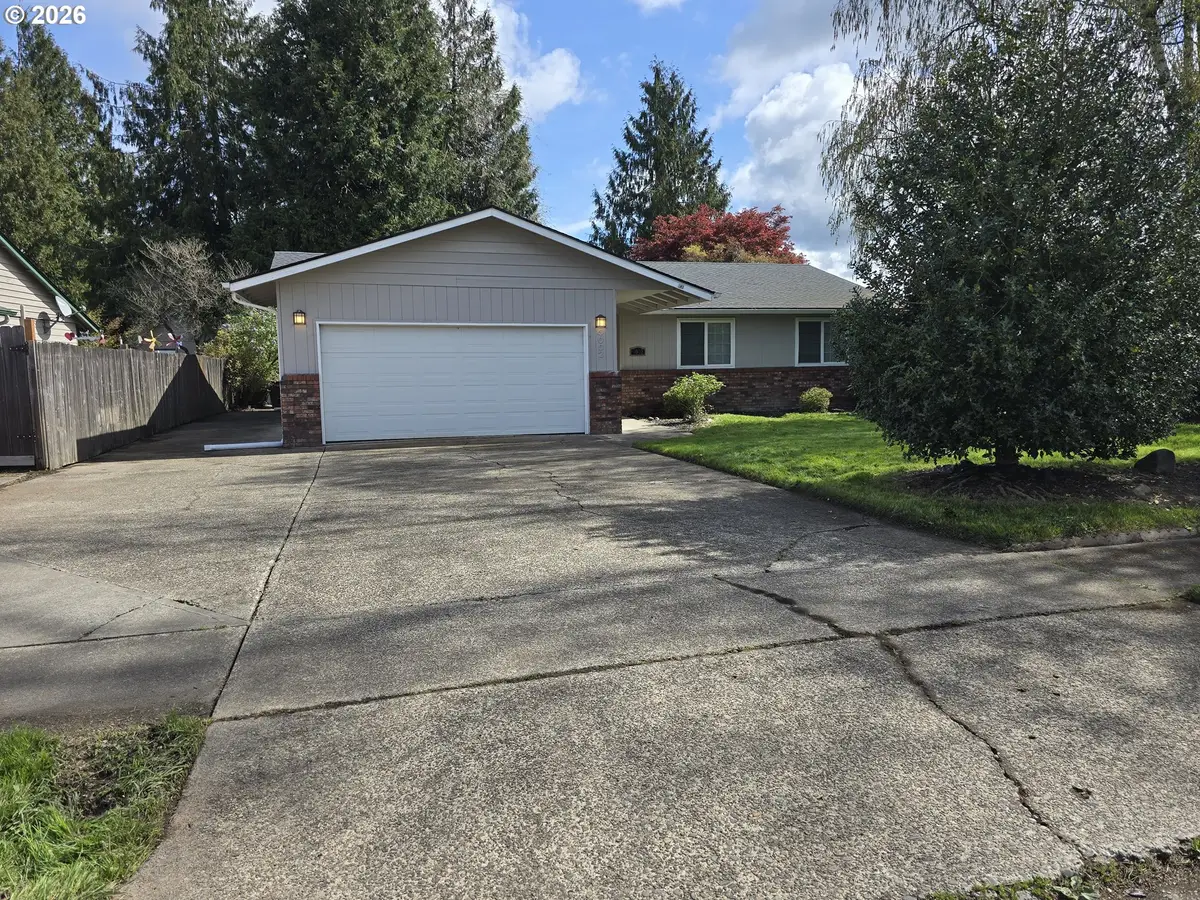 4002 Oak St, Longview, WA 98632 - #1