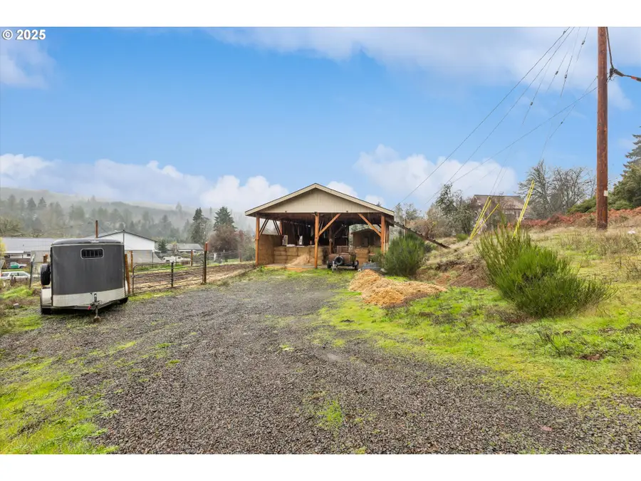55308 SW Lovegren Dr, Gaston, OR 97119 - Image #2