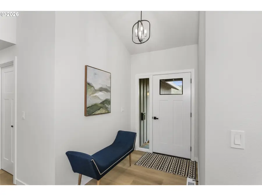 174 SW 10th Ave, Canby, OR 97013 - #3