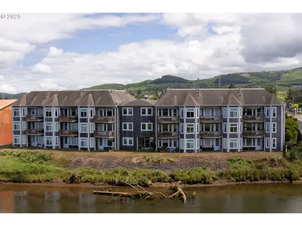 1108 S Holladay Dr #24, Seaside, OR 97138