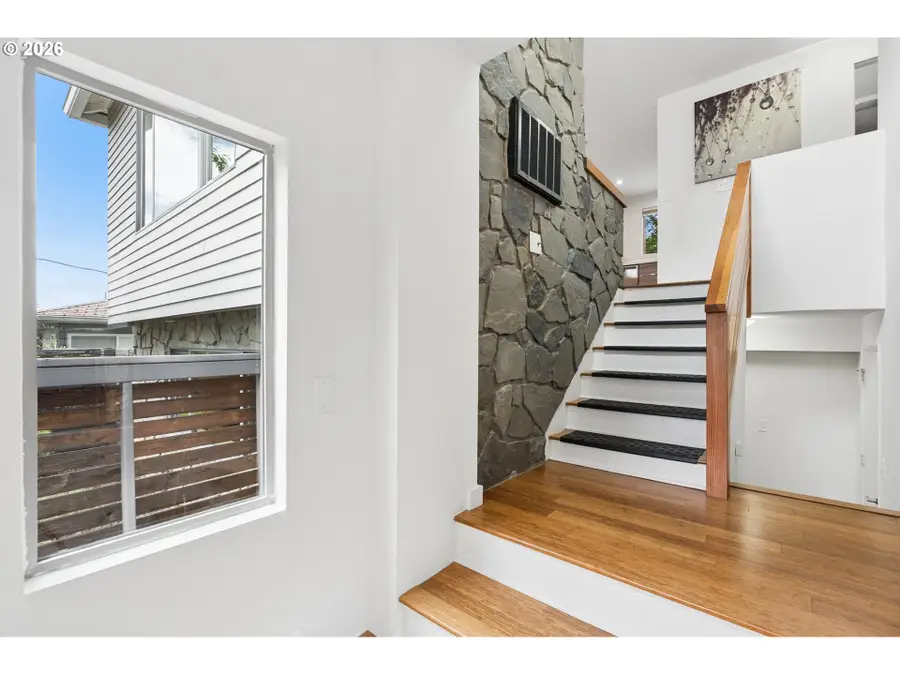 3633 SW Texas St, Portland, OR 97219 - #3