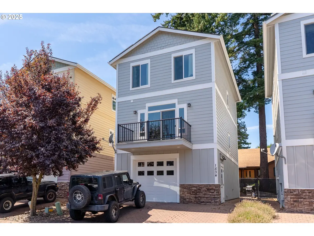 1534 Solar Ln, Hood River, OR 97031 - Image #1