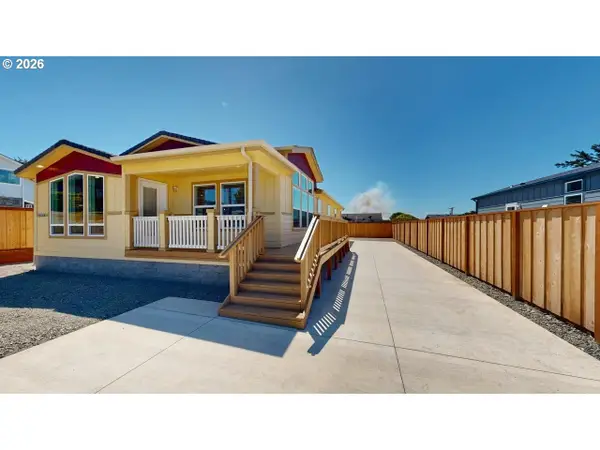 94114 4th St, GoldBeach, OR 97444