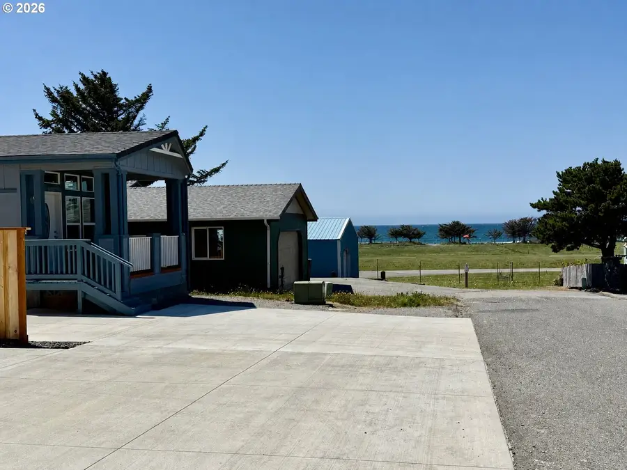 94114 4th St, Gold Beach, OR 97444 - #2