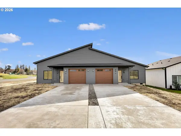 3 Anchor Way Loop #B, Cathlamet, WA 98612