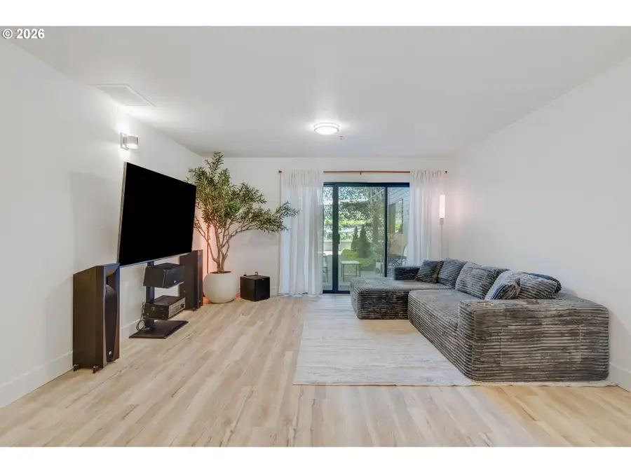 730 NW Naito Pkwy #E10, Portland, OR 97209 - #2