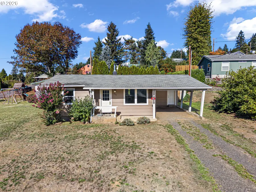 532 2nd St, Elkton, OR 97436 - #3