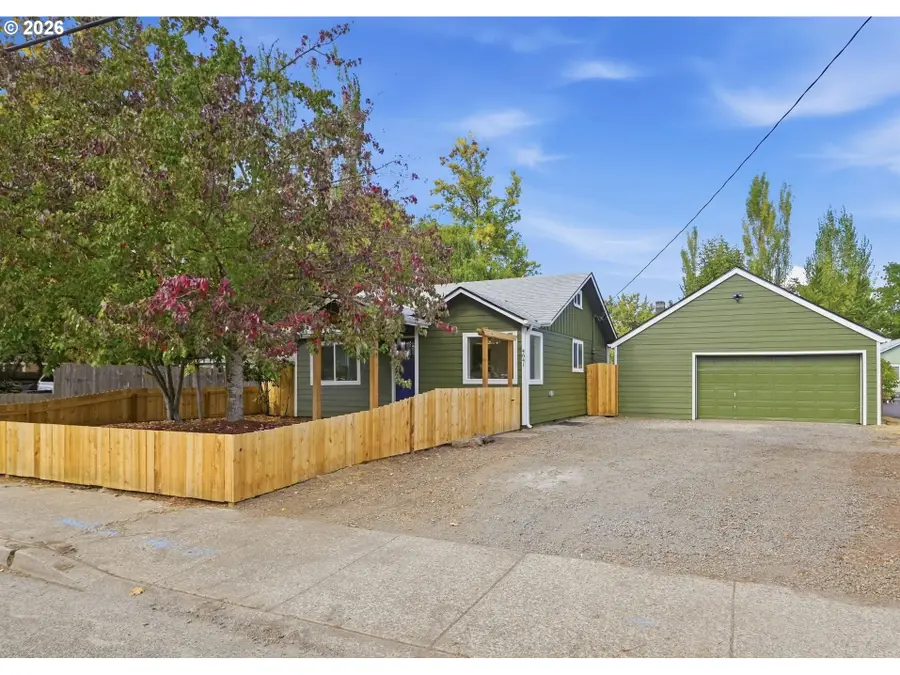 4641 Royal Ave, Eugene, OR 97402 - #3