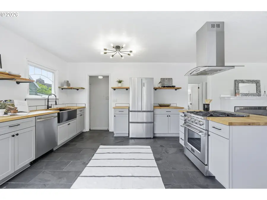 4526 NE Oregon St, Portland, OR 97213 - #2