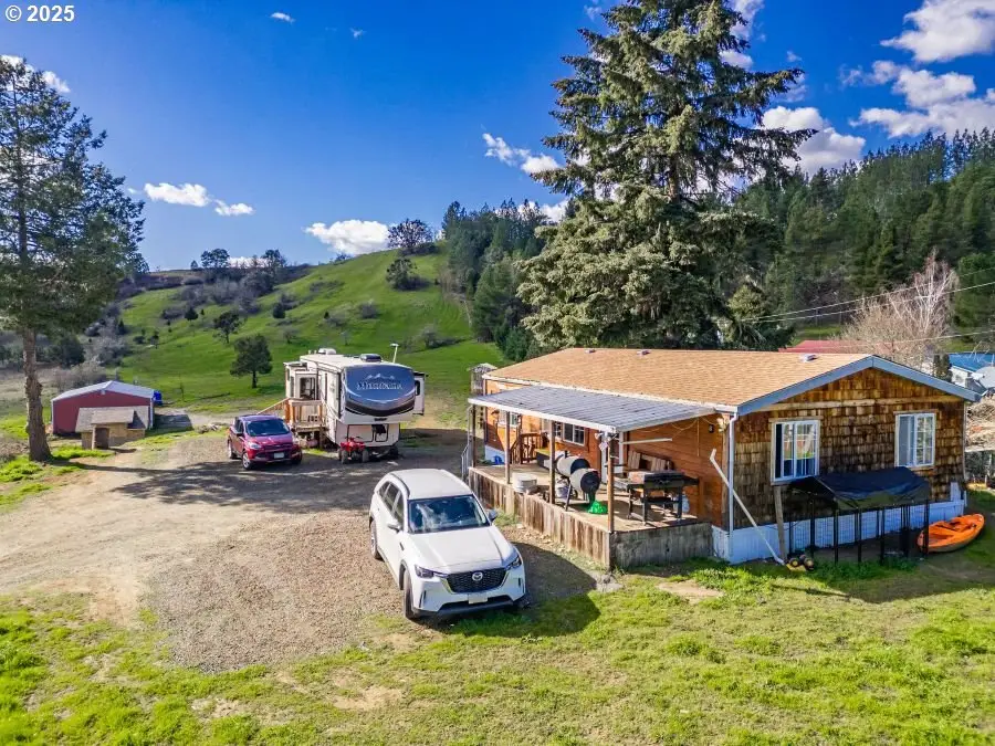 1682 Riverside Dr, Myrtle Creek Riddle, OR 97457 - Image #2