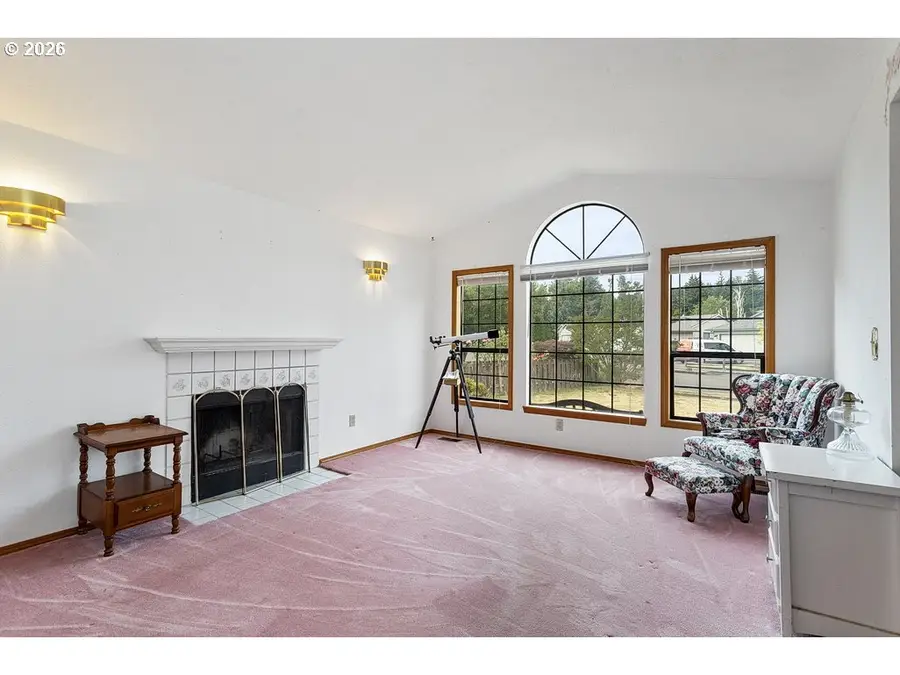 1217 SE Evans Cir, Troutdale, OR 97060 - #3