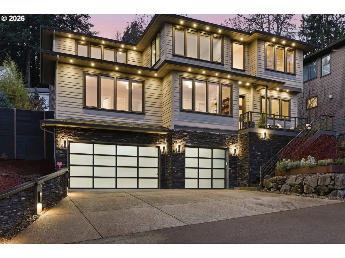 2123 S Military Rd, Portland, OR 97219 - Image #1