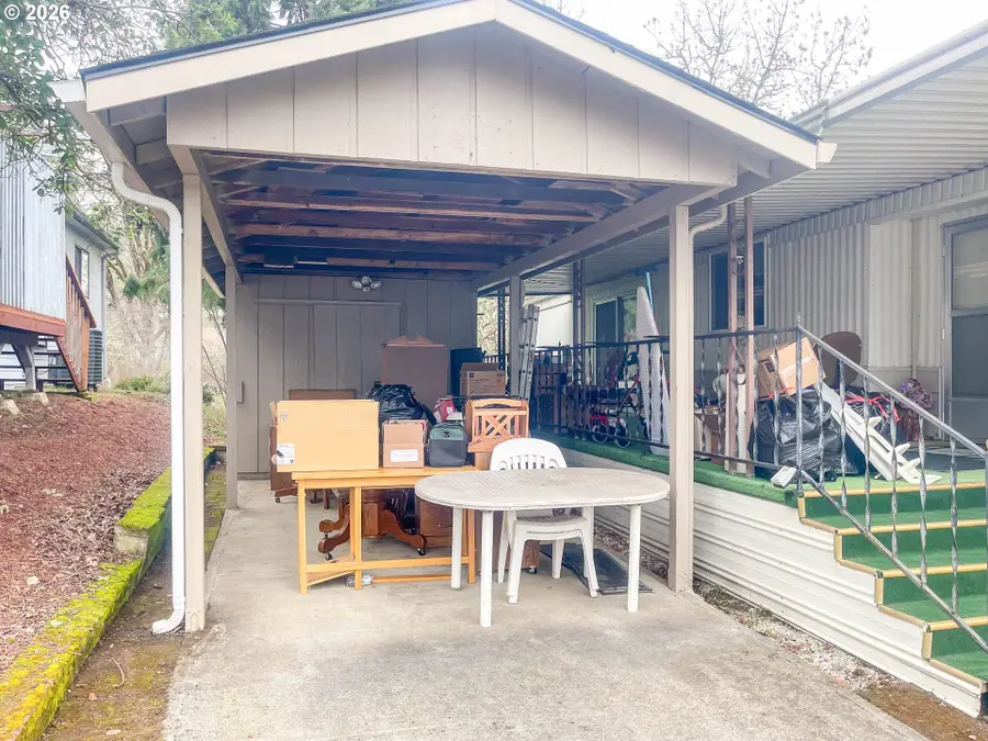 37 NE Mary Ann Ln, Roseburg, OR 97470 - Image #2