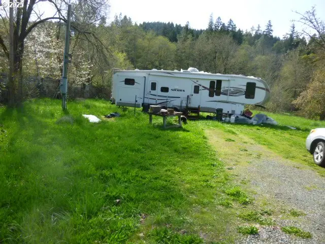 765 Tunnel Rd, Glendale, OR 97442 - Image #1