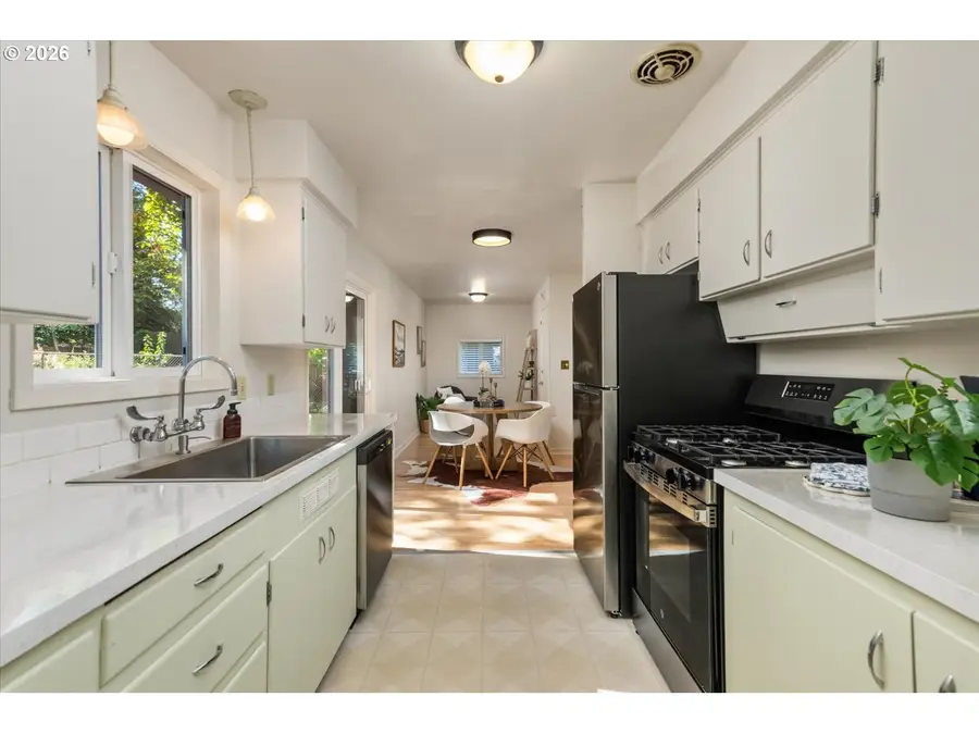130 Ogden Dr, Oregon City, OR 97045 - #3
