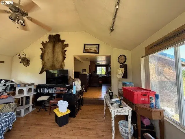 65748 Meissner Rd, Goble, OR 97054 - Image #3