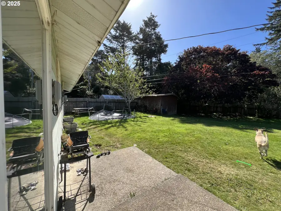 94242 7th St, Gold Beach, OR 97444 - Image #3