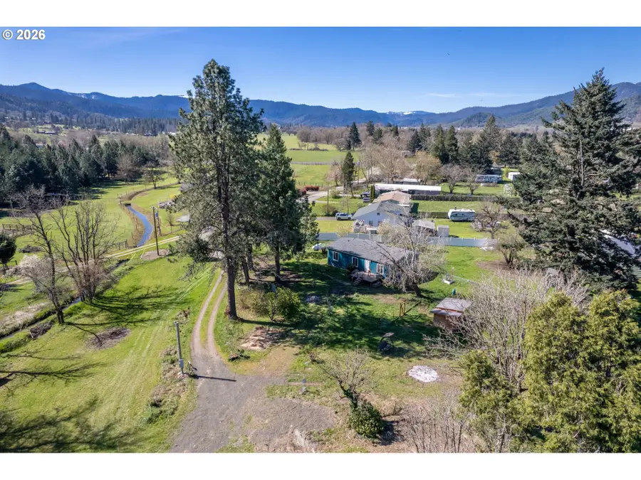 238 Ball Ln, Riddle, OR 97469 - #2