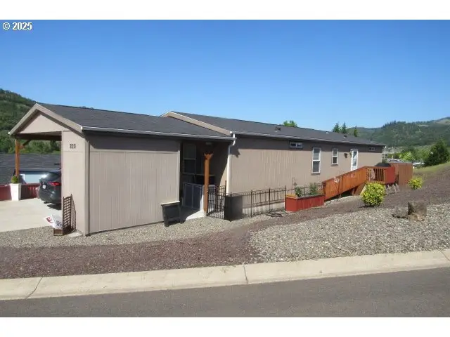 225 Nestucca Ln, Roseburg, OR 97471 - #1