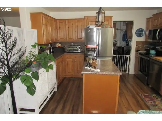 225 Nestucca Ln, Roseburg, OR 97471 - #2