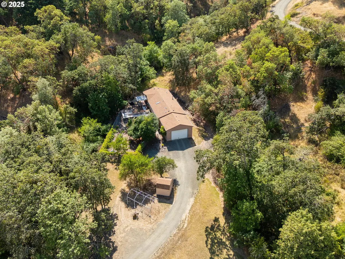 5120 NW Broad St, Roseburg, OR 97471 - Image #1