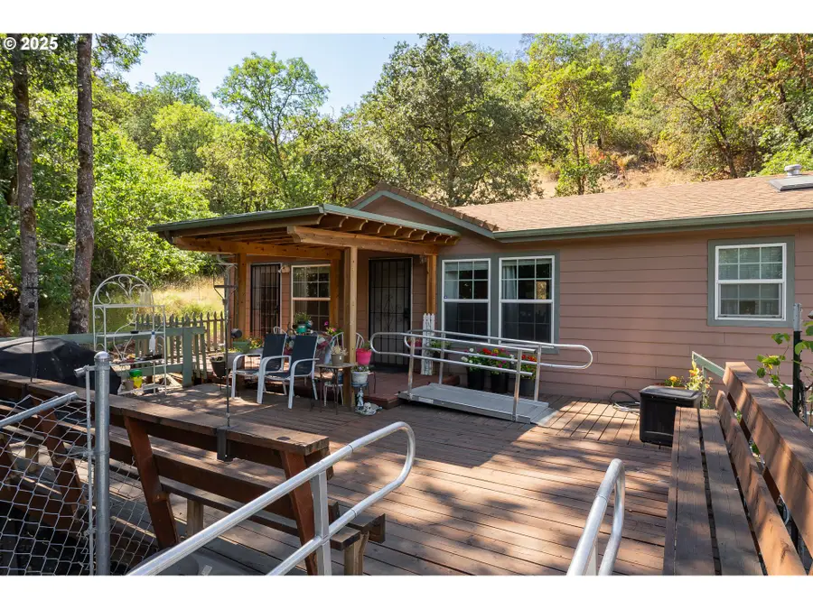 5120 NW Broad St, Roseburg, OR 97471 - Image #3