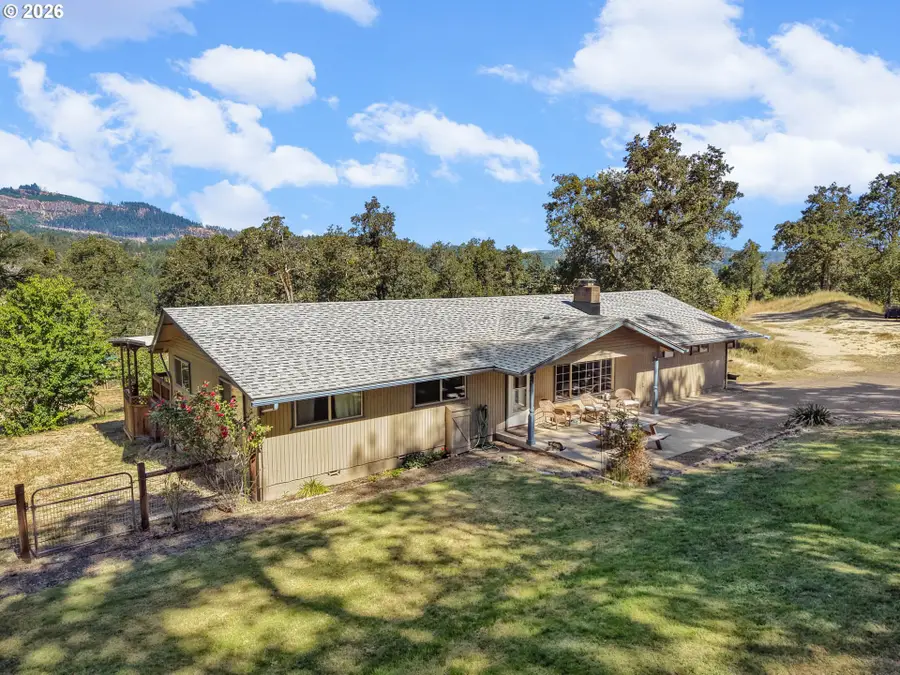 2925 Cleveland Hill Rd, Roseburg, OR 97471 - #2