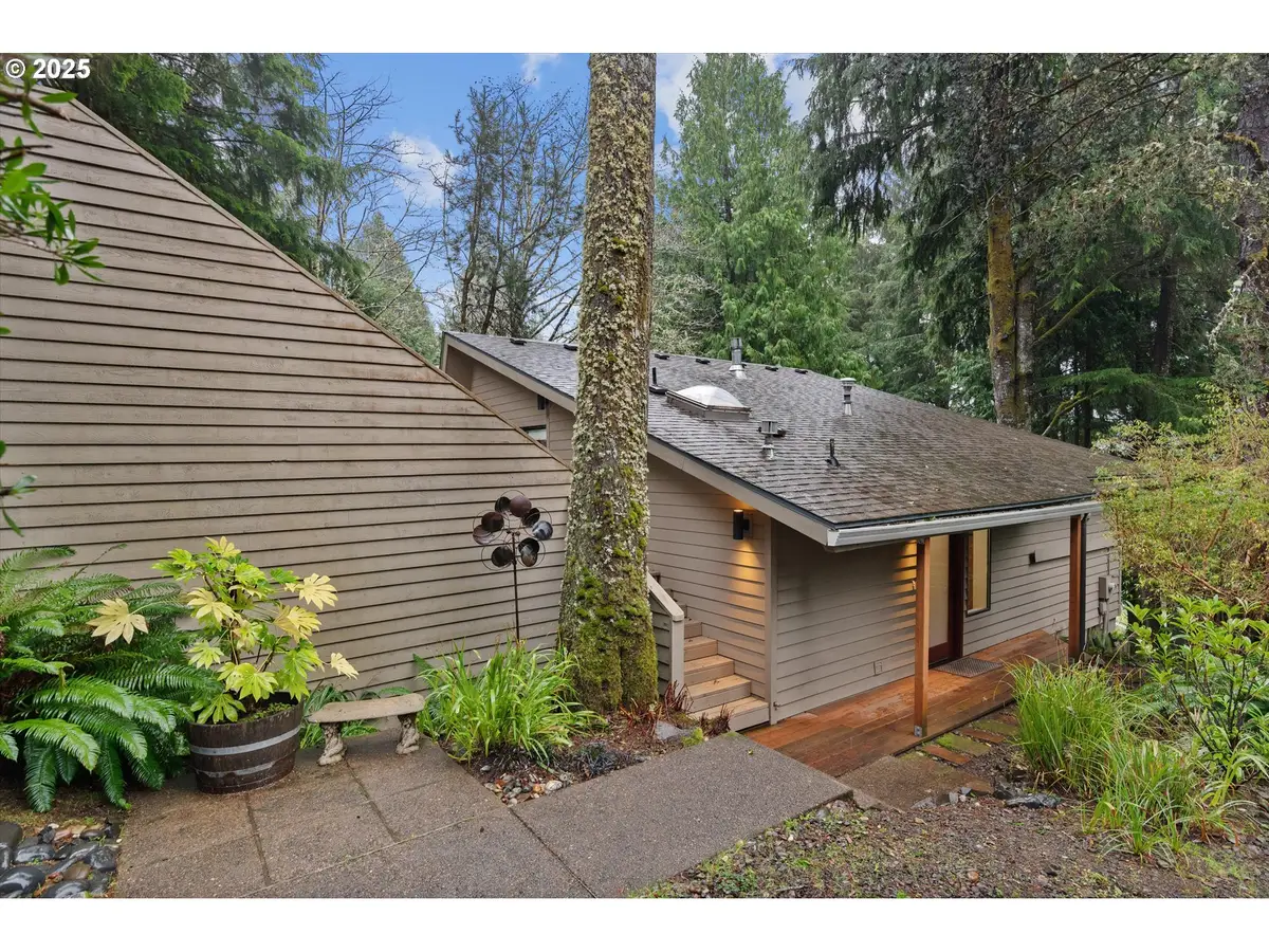 563 Fairway Dr, Gleneden Beach, OR 97388 - Image #1