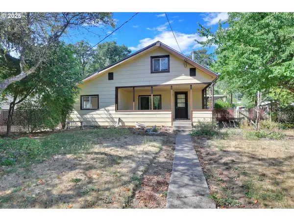 47563 Union St, Oakridge, OR 97463