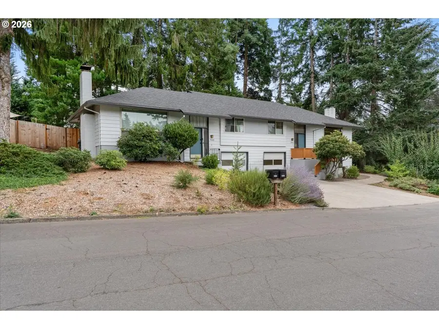 9042 SW Monterey Pl, Portland, OR 97225 - #2