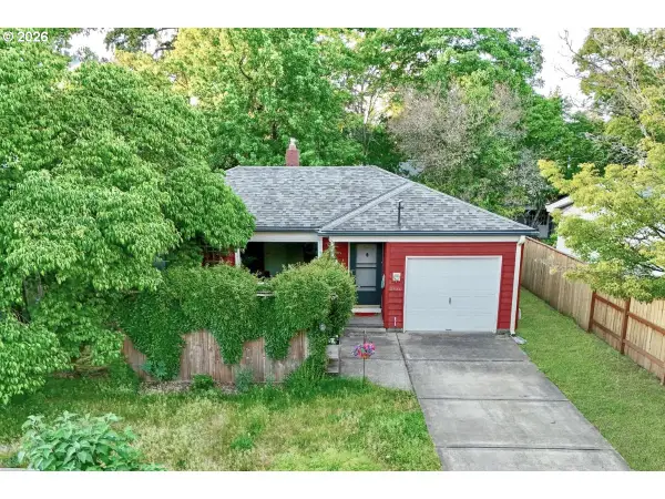 5823 SE Insley St, Portland, OR 97206