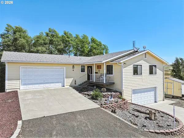 4 S Bailey Loop Dr, Goldendale, WA 98620