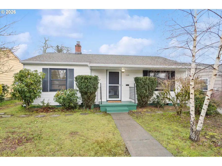 7630 NE Stanton St, Portland, OR 97213 - #2