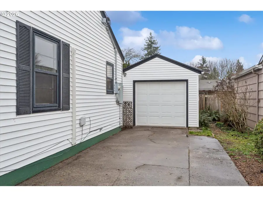 7630 NE Stanton St, Portland, OR 97213 - #3