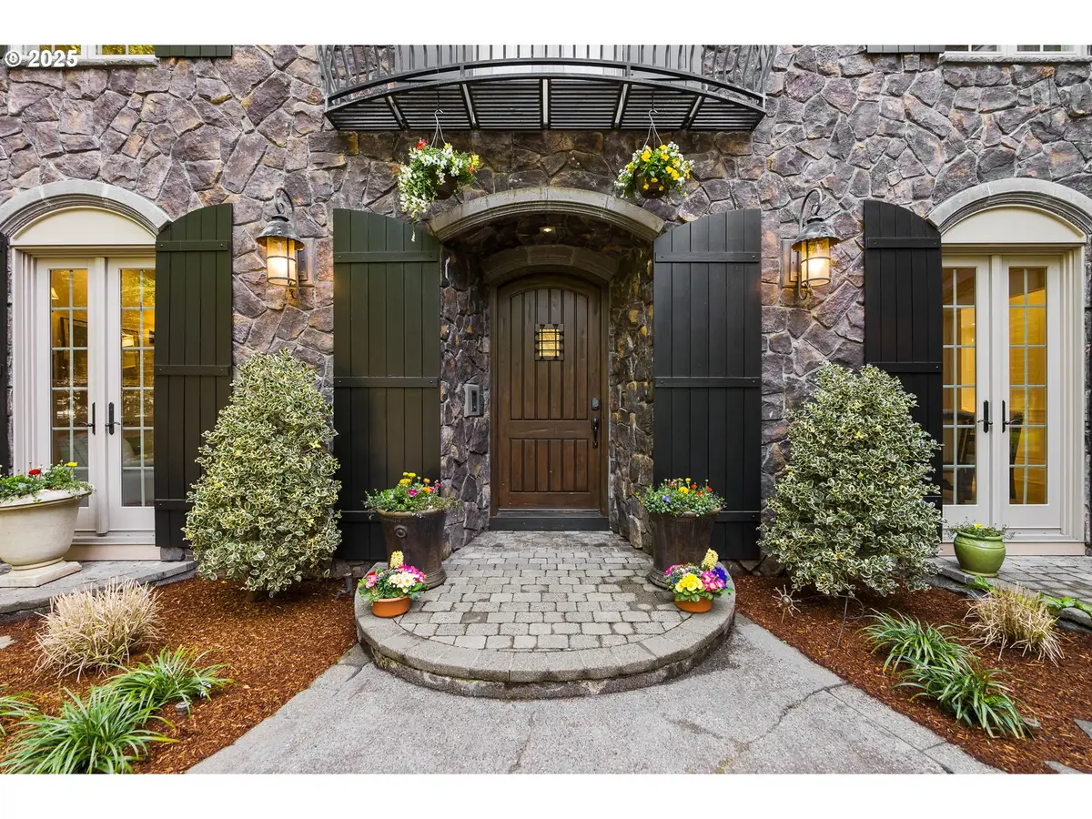 2147 Glenmorrie Ln, Lake Oswego, OR 97034 - #1