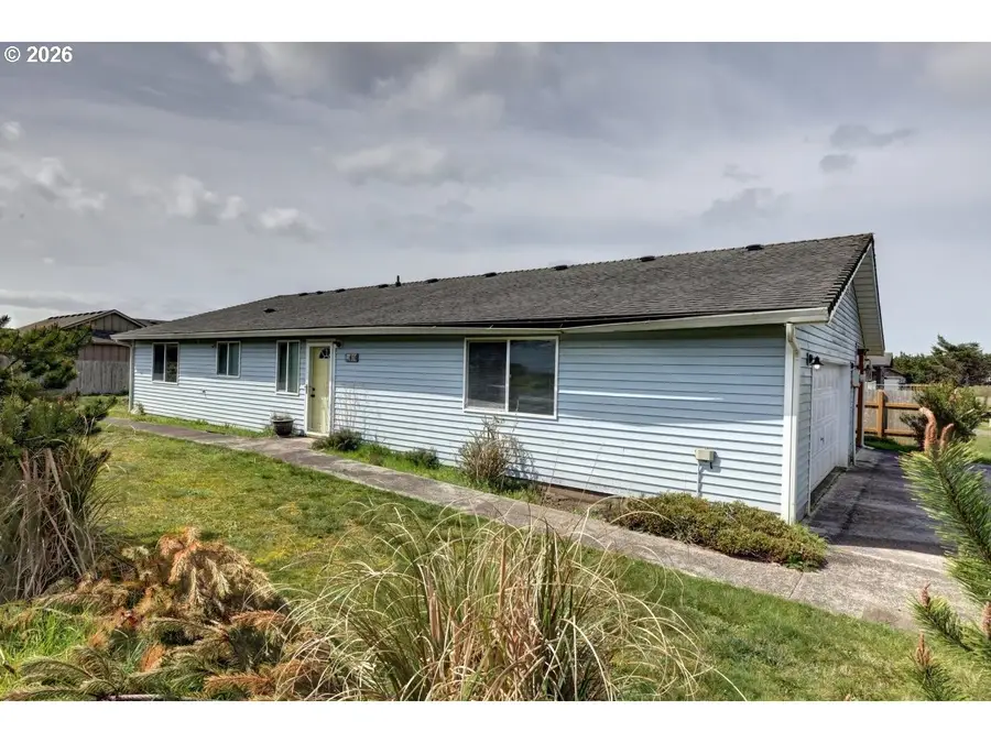 816 325th Pl, Long Beach North Beach Peninsula, WA 98640 - #2