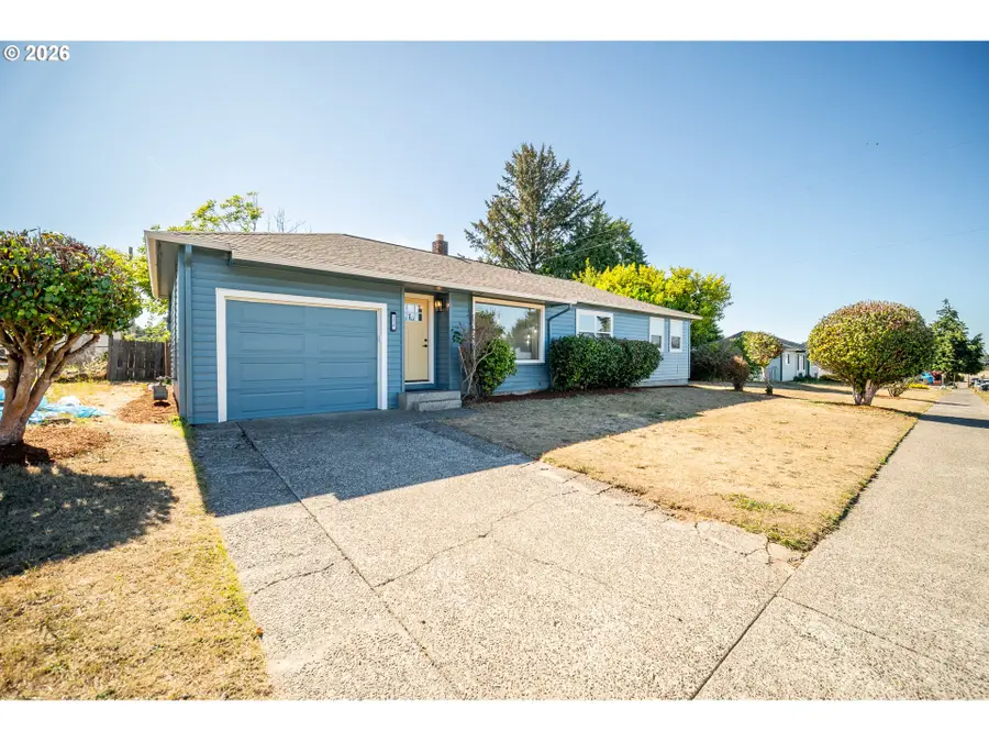1710 Johnson St, North Bend, OR 97459 - Image #2